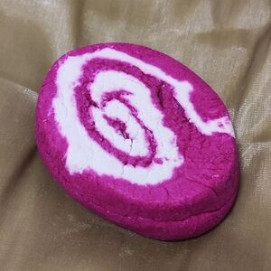 Lush comforter bubble bar